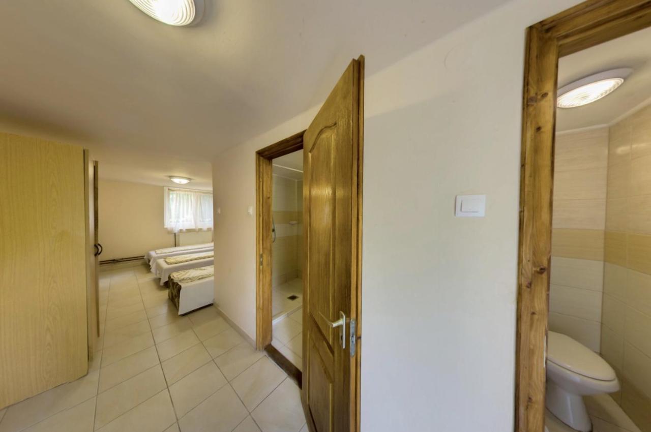 Strand Motel, Vigado Csarda Dombrad Экстерьер фото