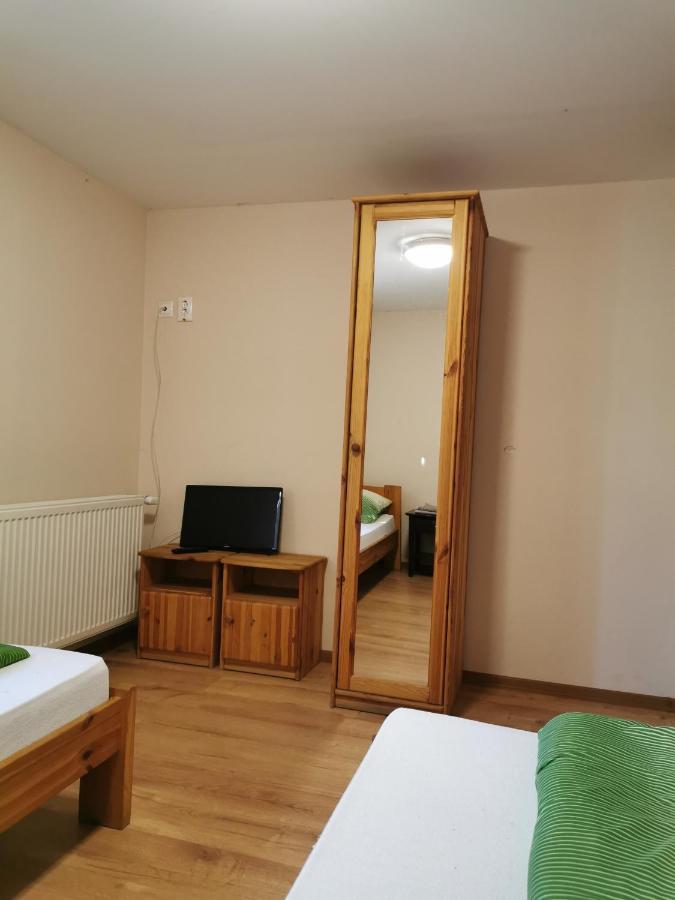 Strand Motel, Vigado Csarda Dombrad Экстерьер фото